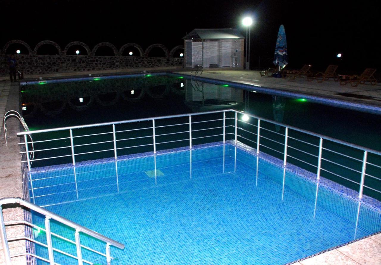 Bergs Otel And Restaurant Qax Exterior photo
